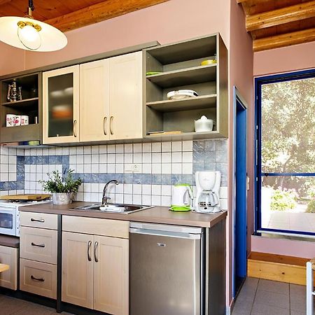 Mirthios-Hill Apartments Плакиас Екстериор снимка