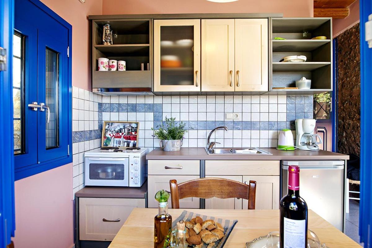 Mirthios-Hill Apartments Плакиас Екстериор снимка