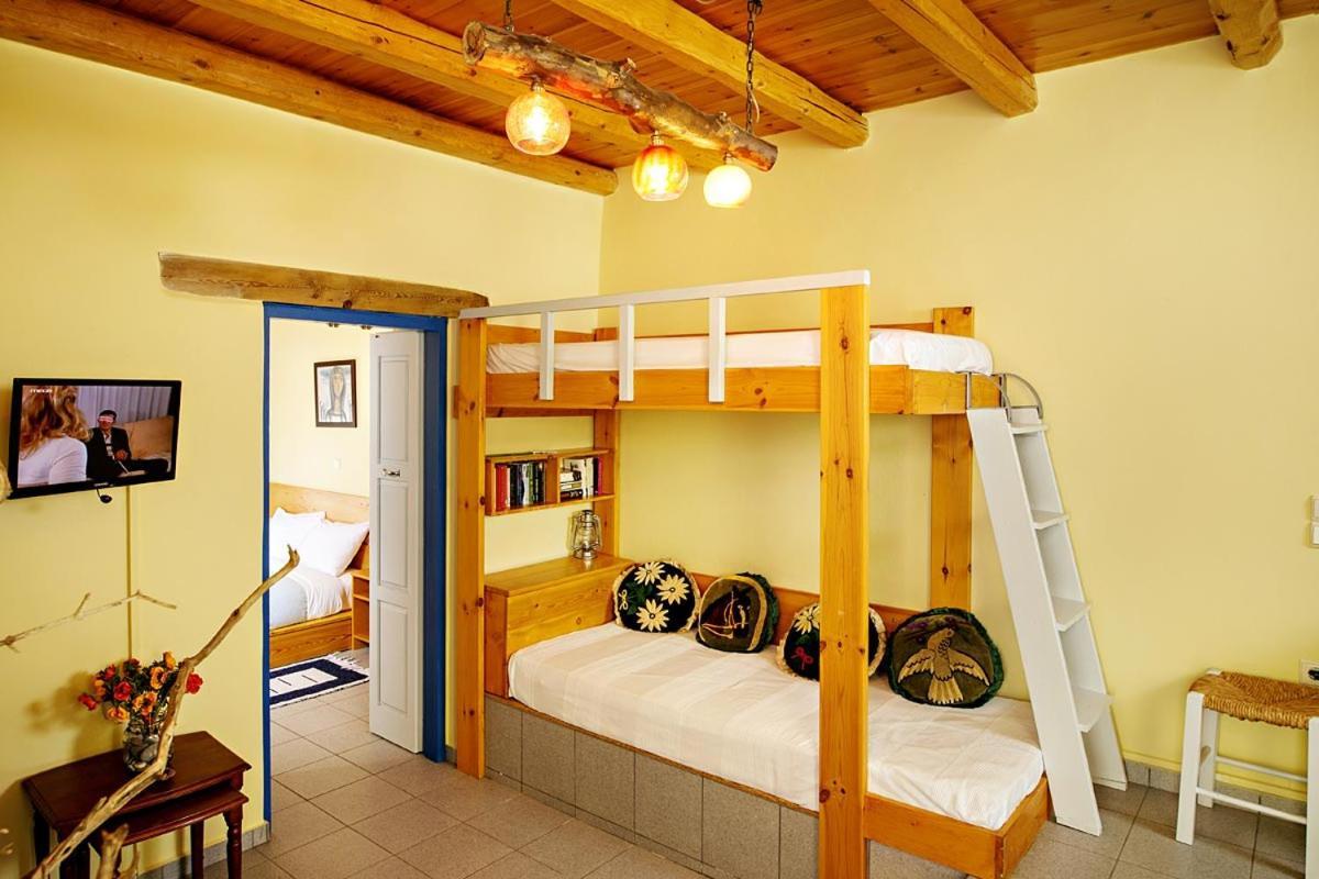 Mirthios-Hill Apartments Плакиас Екстериор снимка
