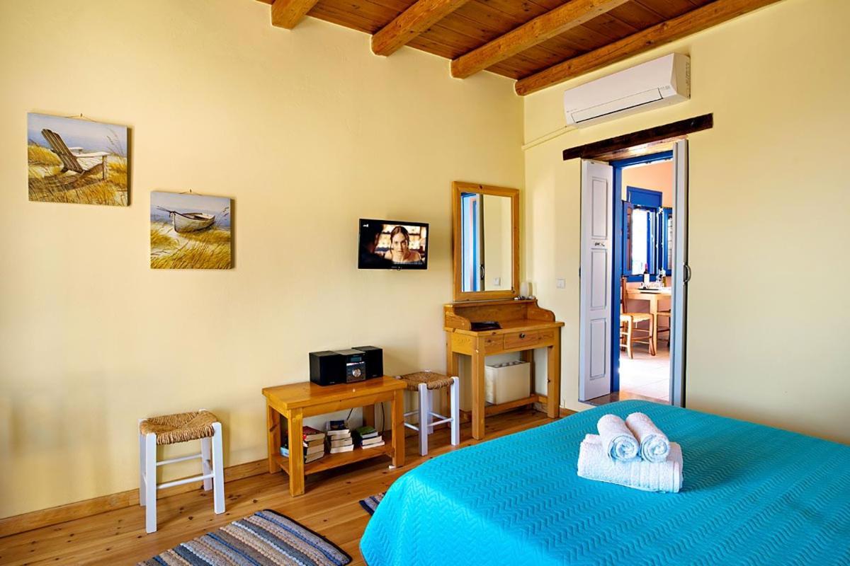 Mirthios-Hill Apartments Плакиас Екстериор снимка