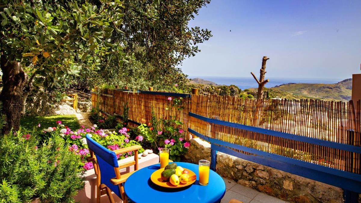 Mirthios-Hill Apartments Плакиас Екстериор снимка